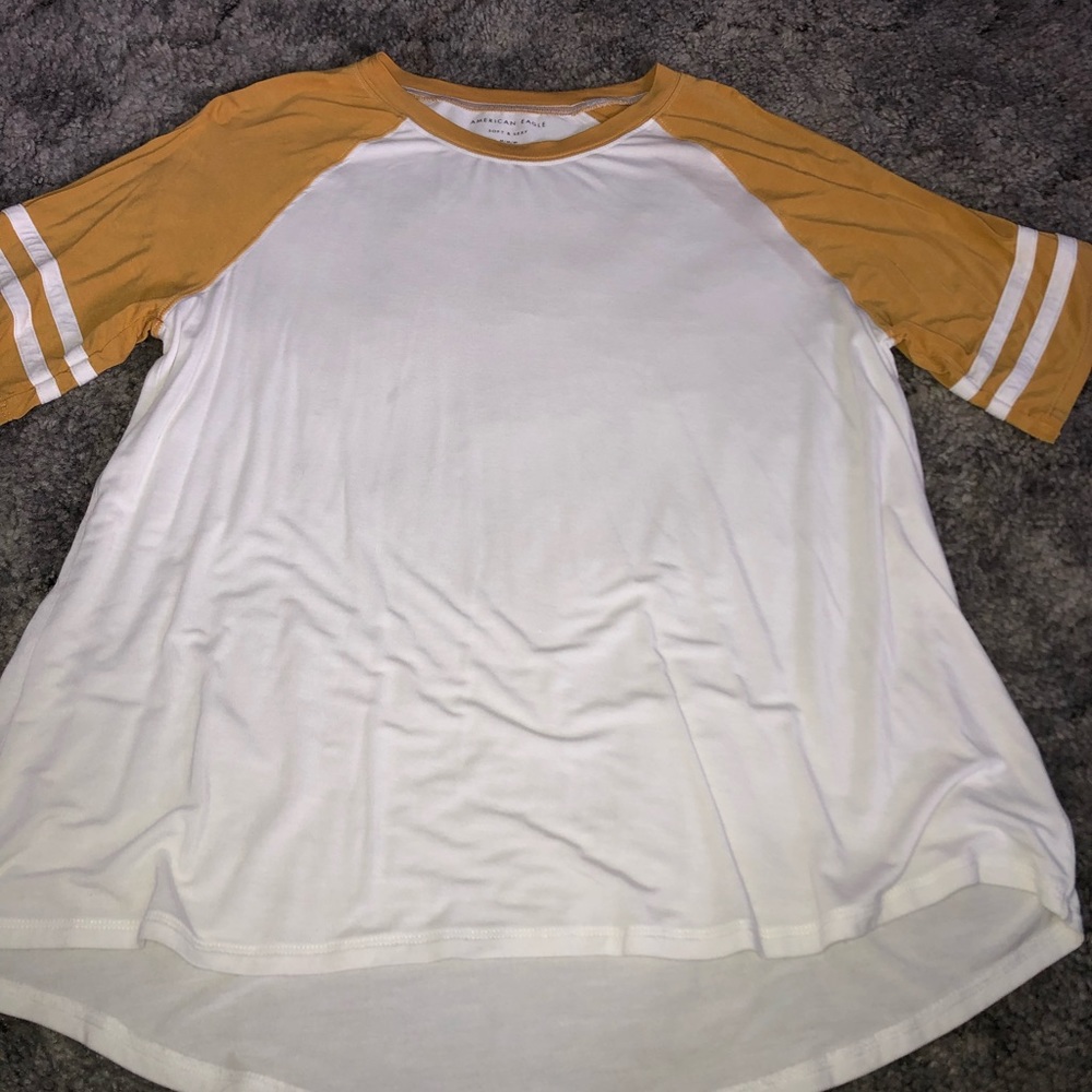 American Eagle tee